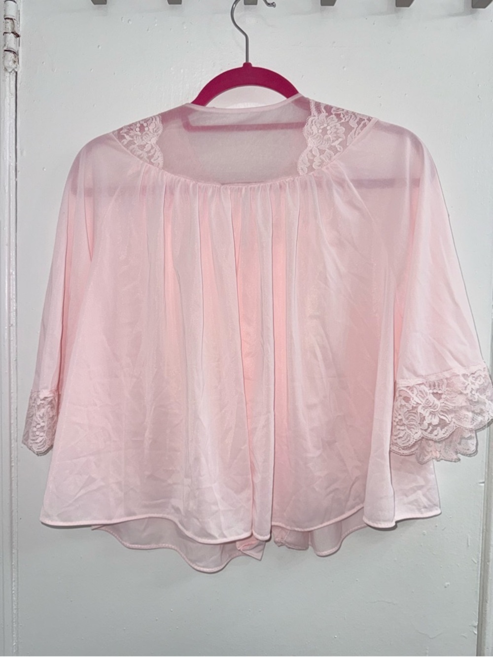 vintage Shadowline pastel pink nylon bed jacket featuring lace trim M - Picture 2 of 6
